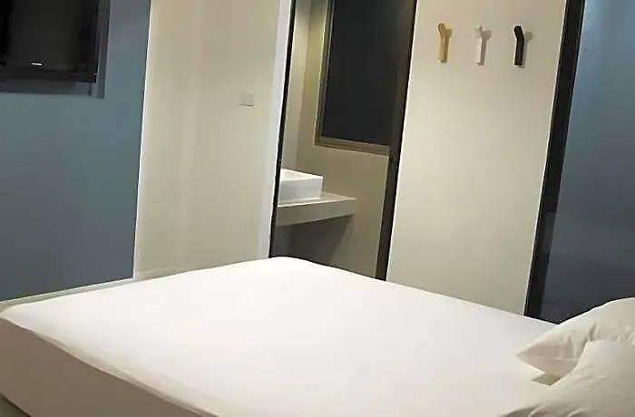 189 Hotel 2*